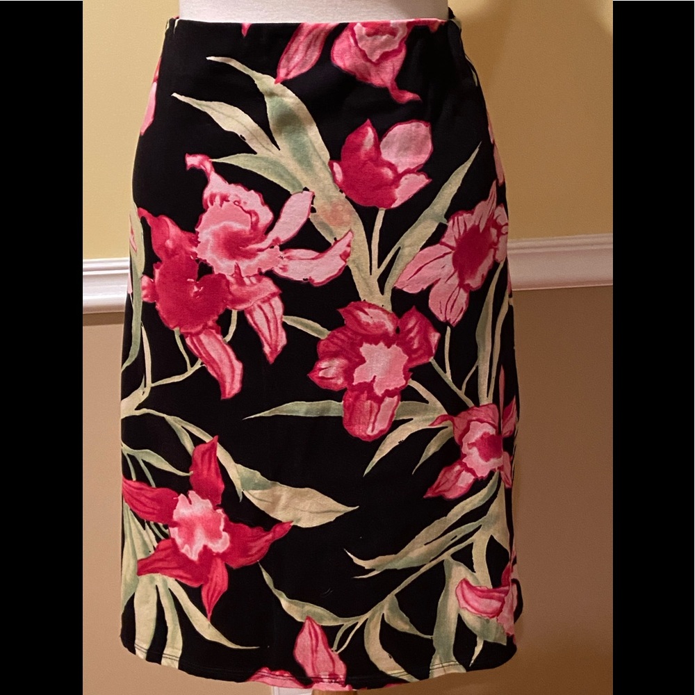 Pretty Boston Proper Floral Skirt Size Small